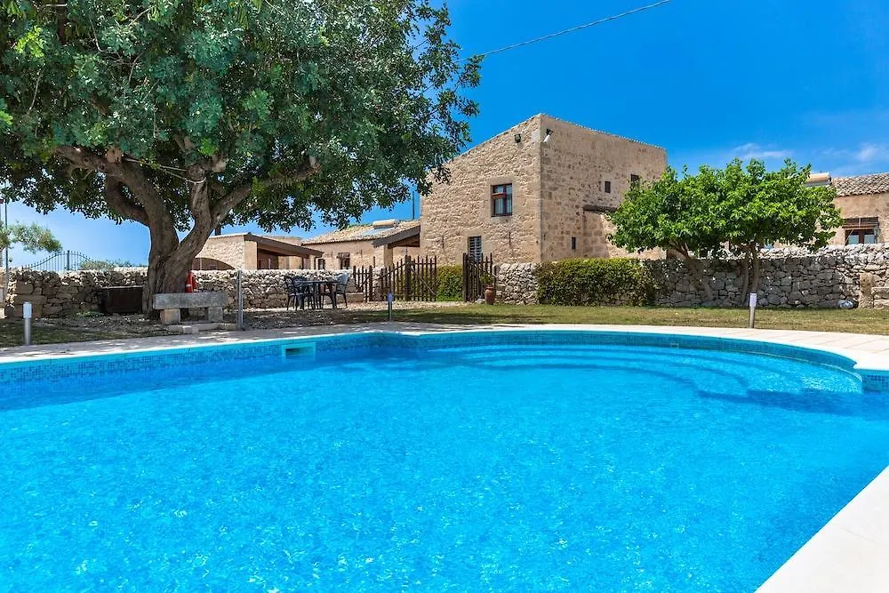 Hotel La Muraglia Camemi