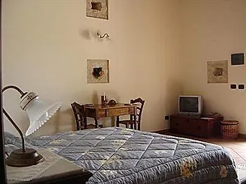 *** Hotel La Muraglia Camemi Italy